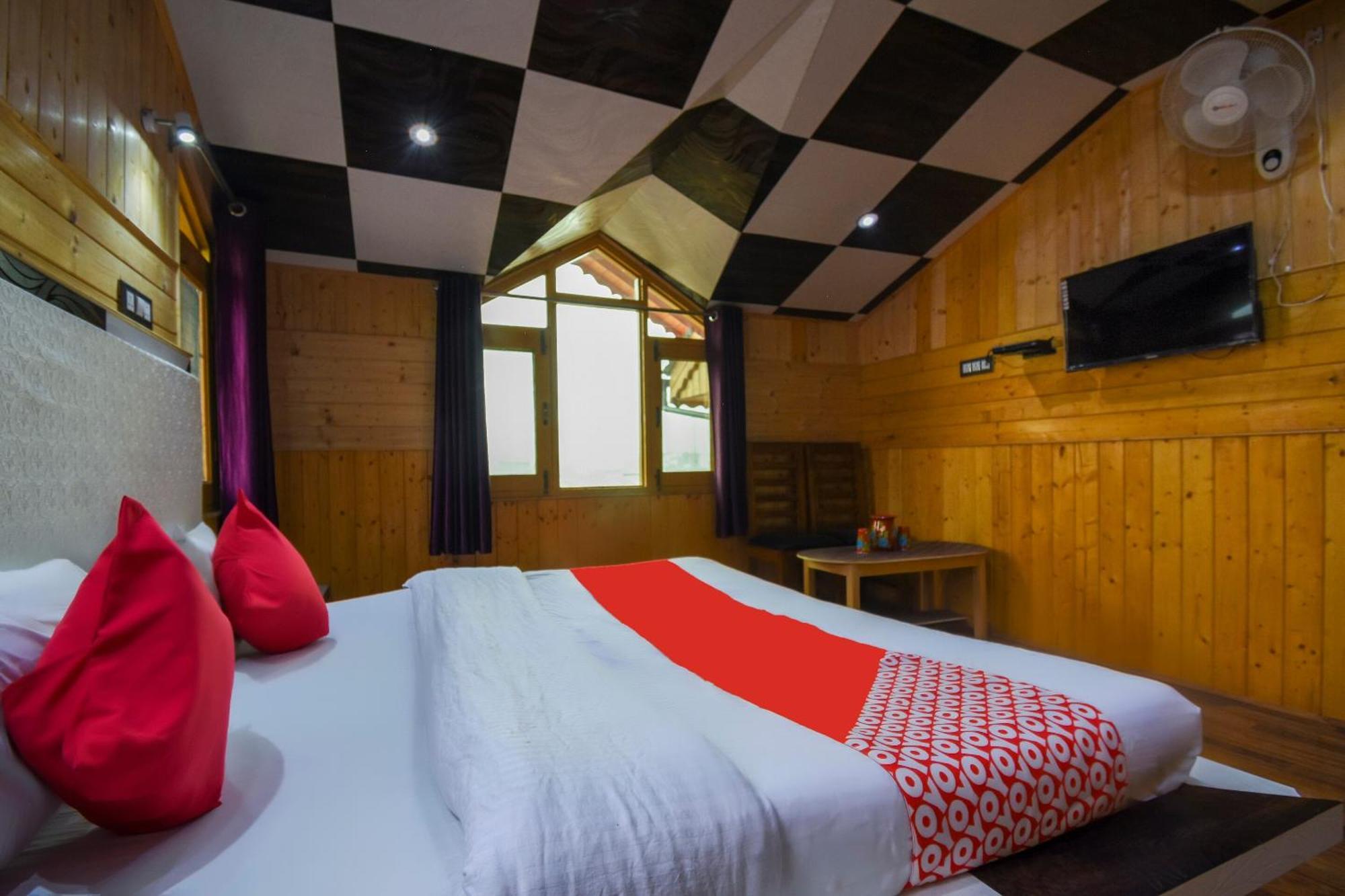 Oyo Hotel New Divine Kashmir Durgjan Екстер'єр фото