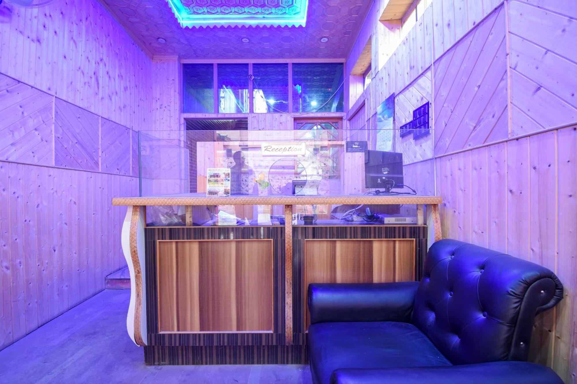 Oyo Hotel New Divine Kashmir Durgjan Екстер'єр фото
