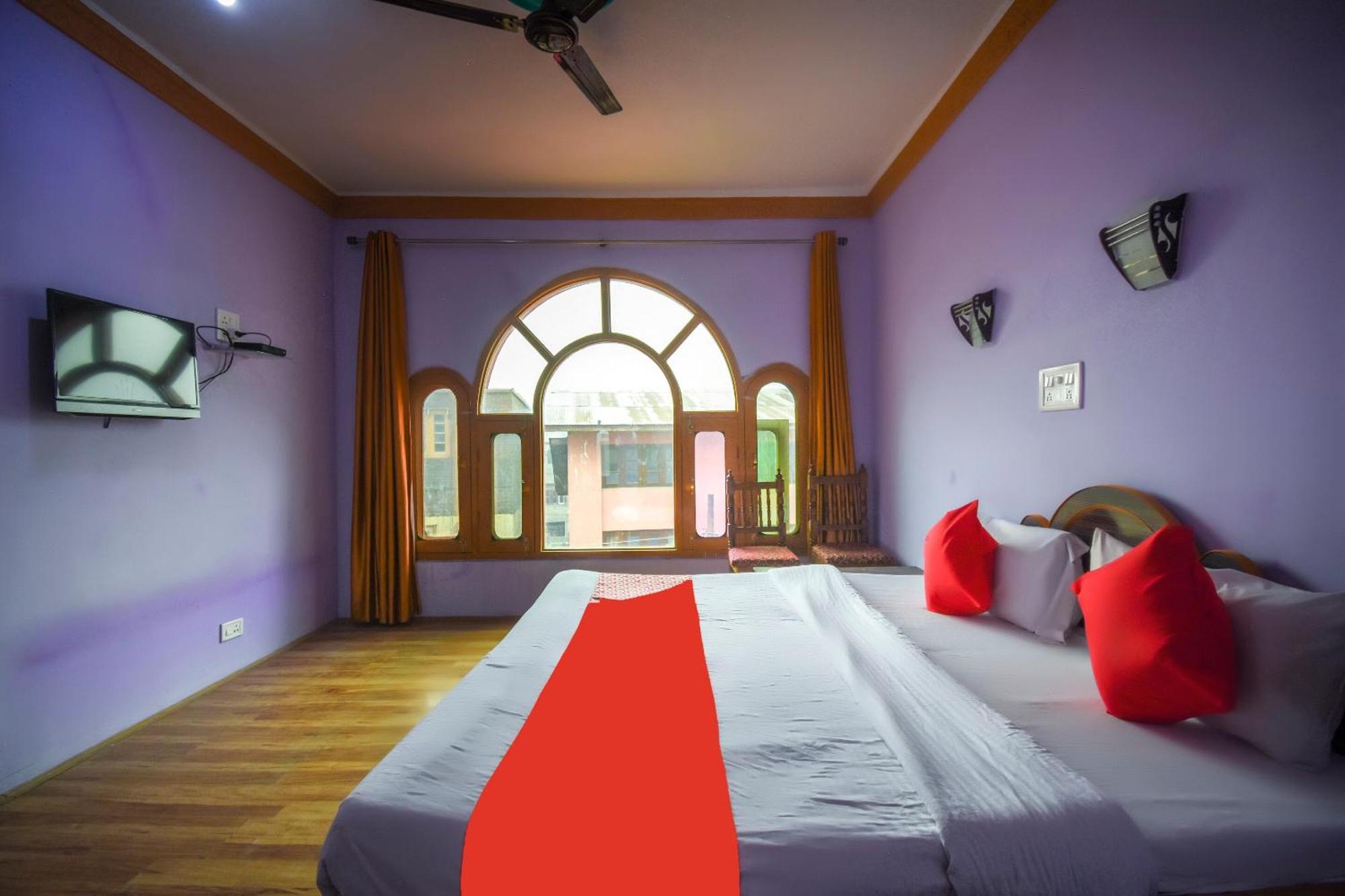 Oyo Hotel New Divine Kashmir Durgjan Екстер'єр фото