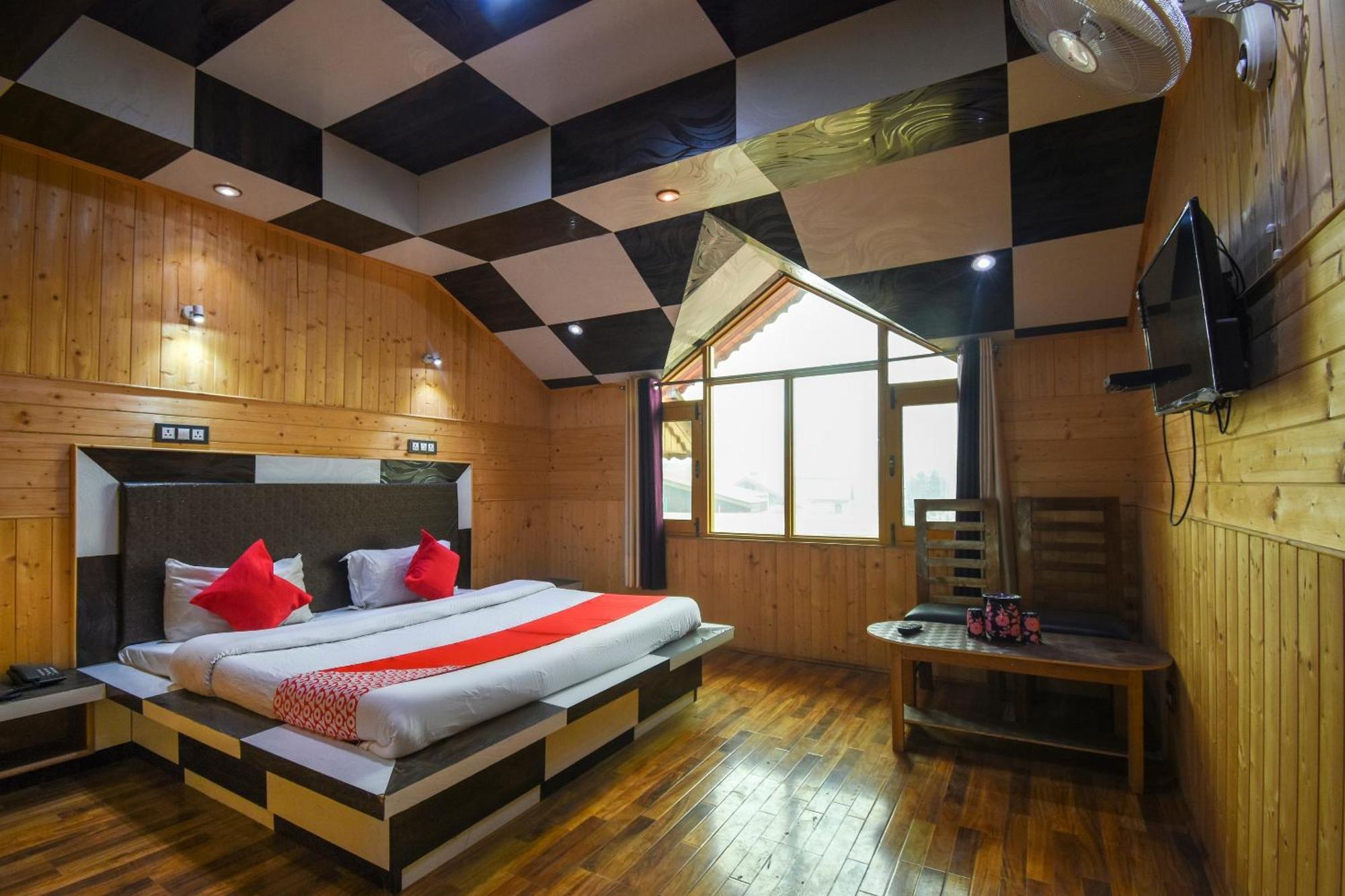 Oyo Hotel New Divine Kashmir Durgjan Екстер'єр фото