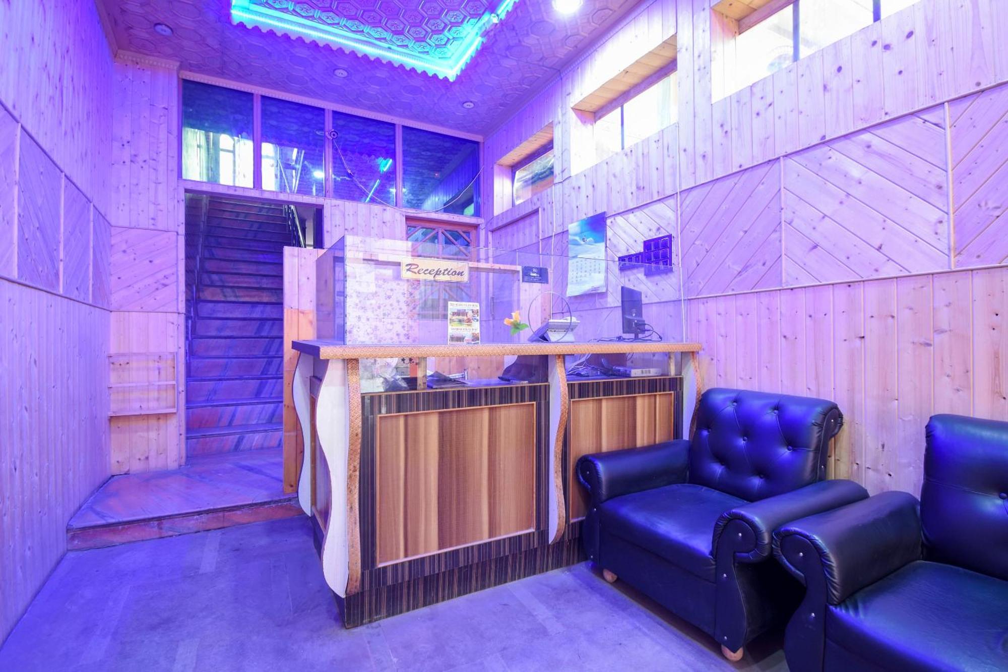 Oyo Hotel New Divine Kashmir Durgjan Екстер'єр фото