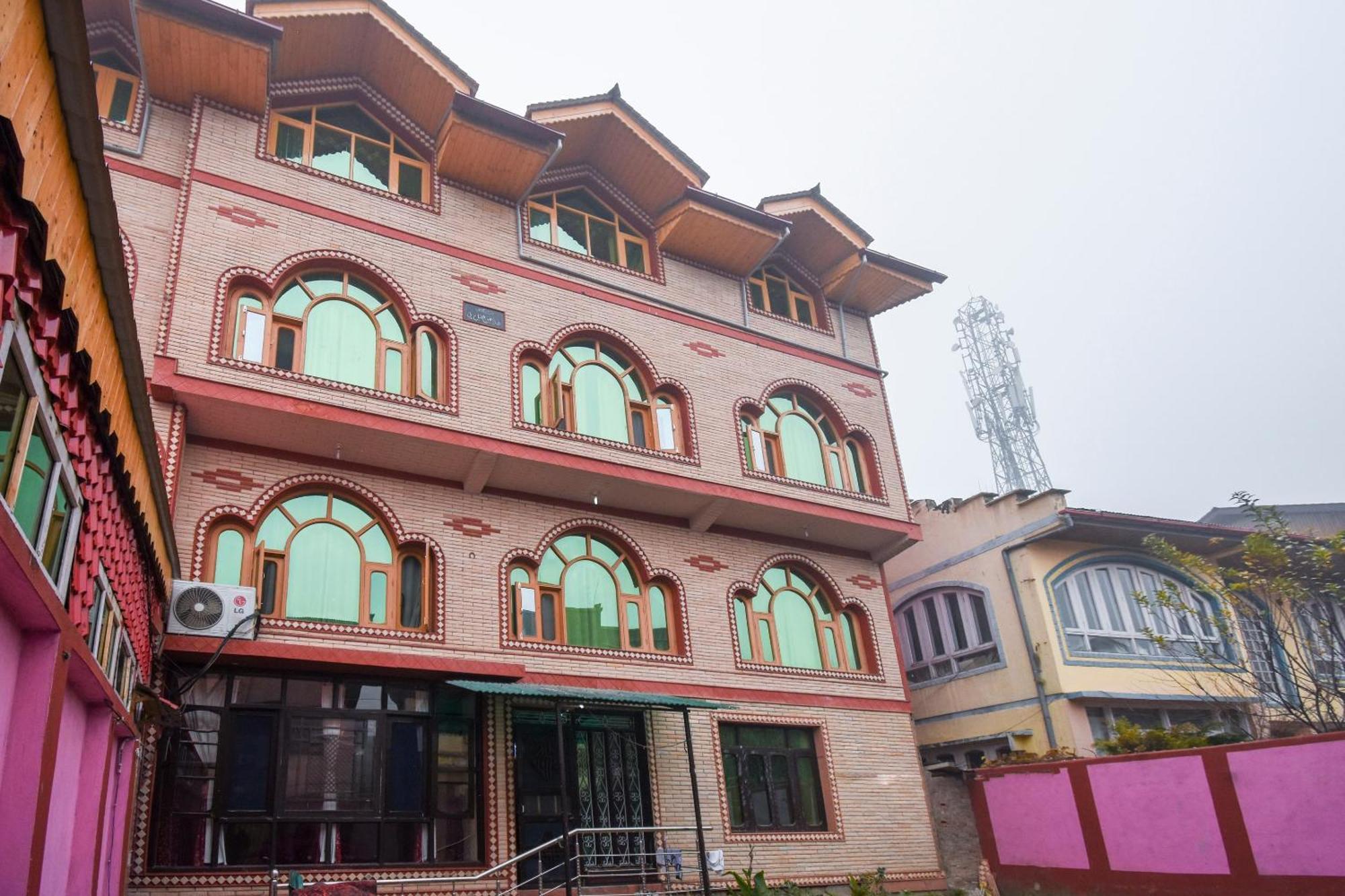 Oyo Hotel New Divine Kashmir Durgjan Екстер'єр фото